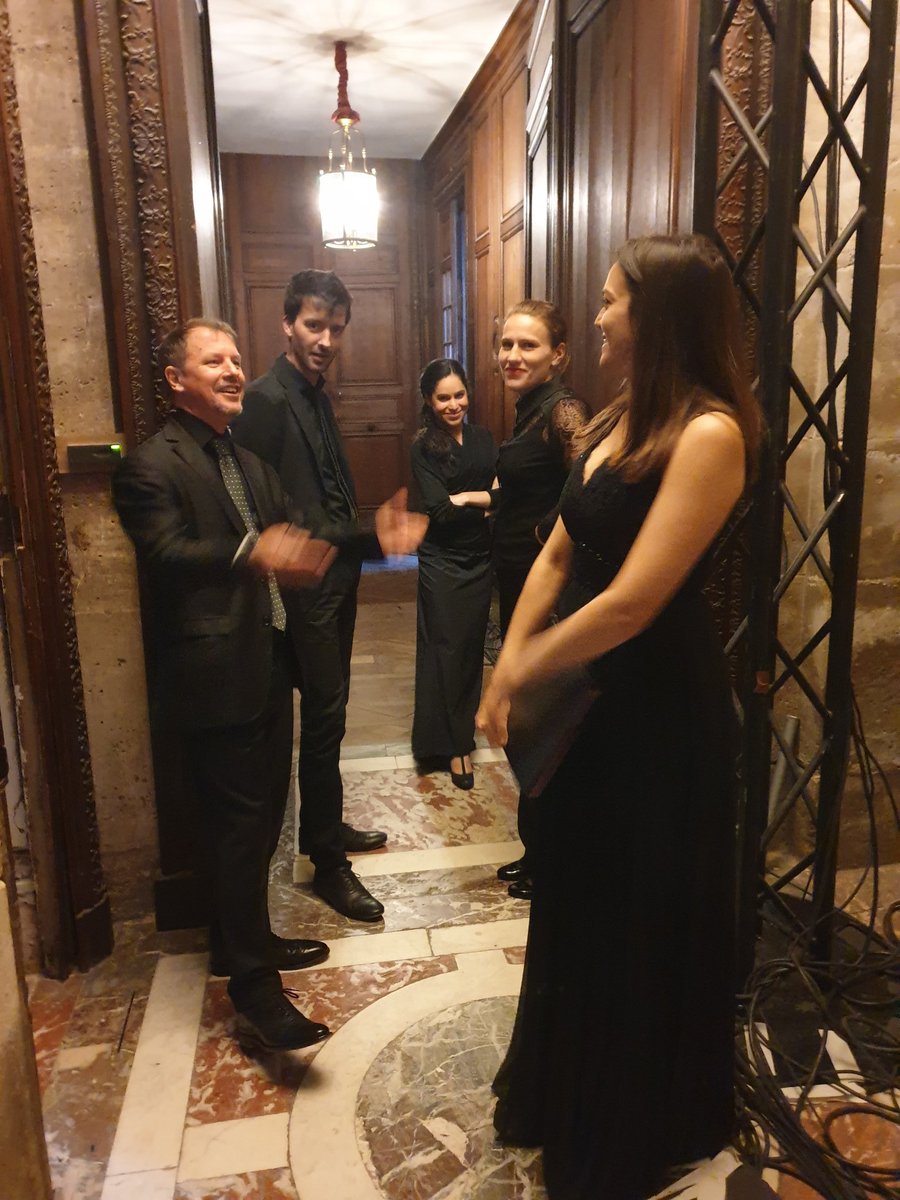 jccassagnes's tweet photo. #leçonstenebres #couperin #lalande en boite! @CVSpectacles
Et notre premier concert avec un public restreint mais très heureux! Fier de #orchestreoperaroyal dirigé par Stéphane Fuget et @SophieJunkersop @florievali Rdv le 3.04.21 pour le concert de sortie de CD! https://t.co/ADkmGZa93b