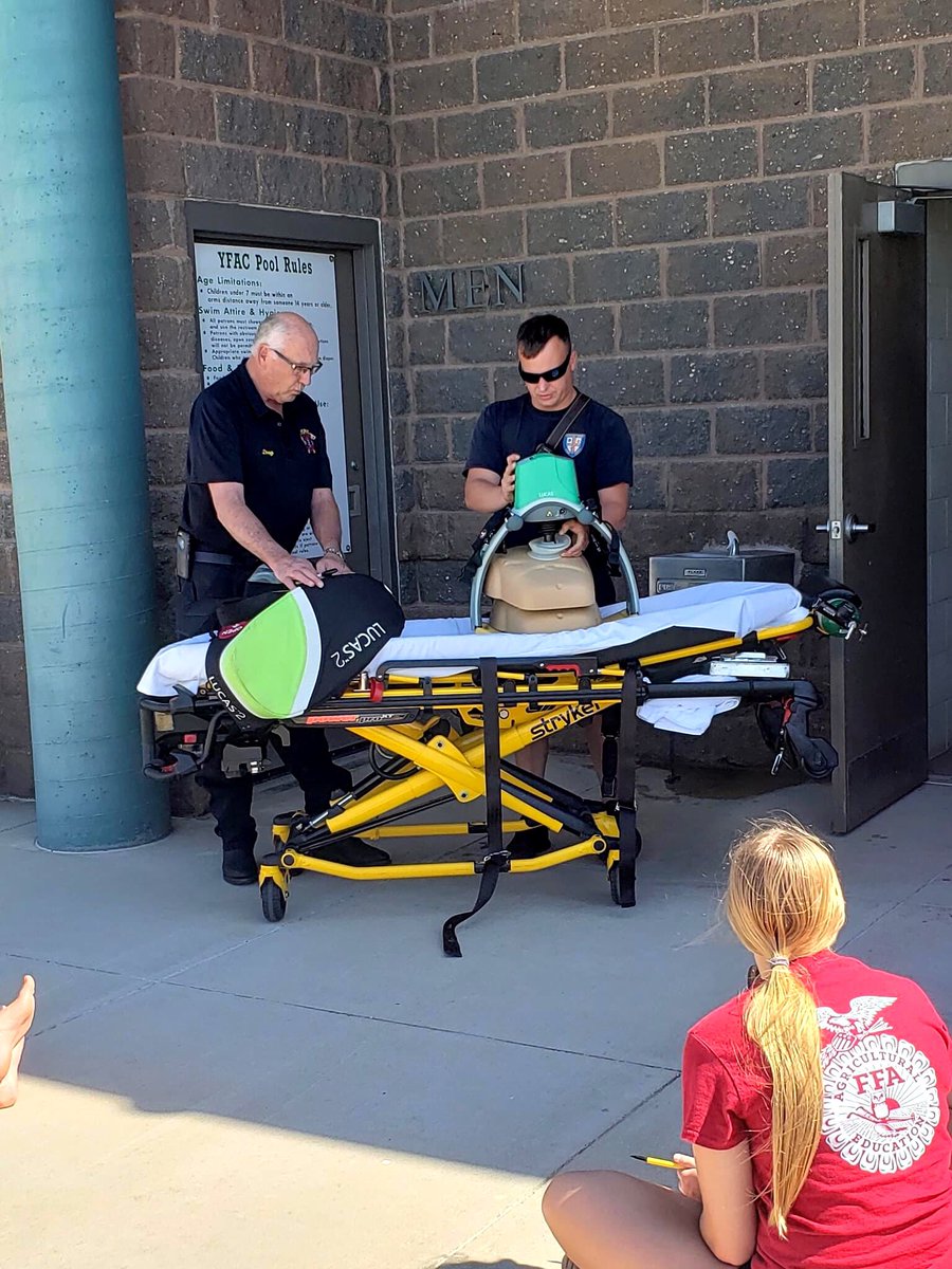 York_ParkandRec's tweet photo. #YPR partnered with the York Fire Department this morning for the lifeguard in-service. The communication and training amongst these departments is crucial in providing the best care and safety at our facilities. #YorkParksandRec #YPR #YFAC https://t.co/4KtdVKuFb5