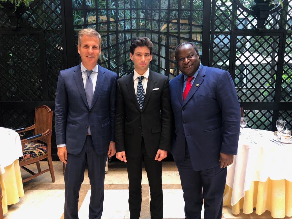 tito_mboweni's tweet photo. With my friend, colleague and intellectual interlocutor: Martin Redrado. Former Governor of the Central Bank of Argentina. He was frogmarched out of his office for refusing to hand over the country’s reserves to the government. https://t.co/vjm6ZL0Hf6