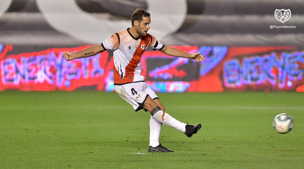 RayoVallecano's tweet photo. Fiiinaaal en Vallecas!! 
Rayo Vallecano 1 - @CFuenlabradaSAD 0 

⚽️ @MarioSuarez4 (p)

#RegresarSinOlvidar
#PorLosQueNoVuelven https://t.co/mgC0Ty6tGC