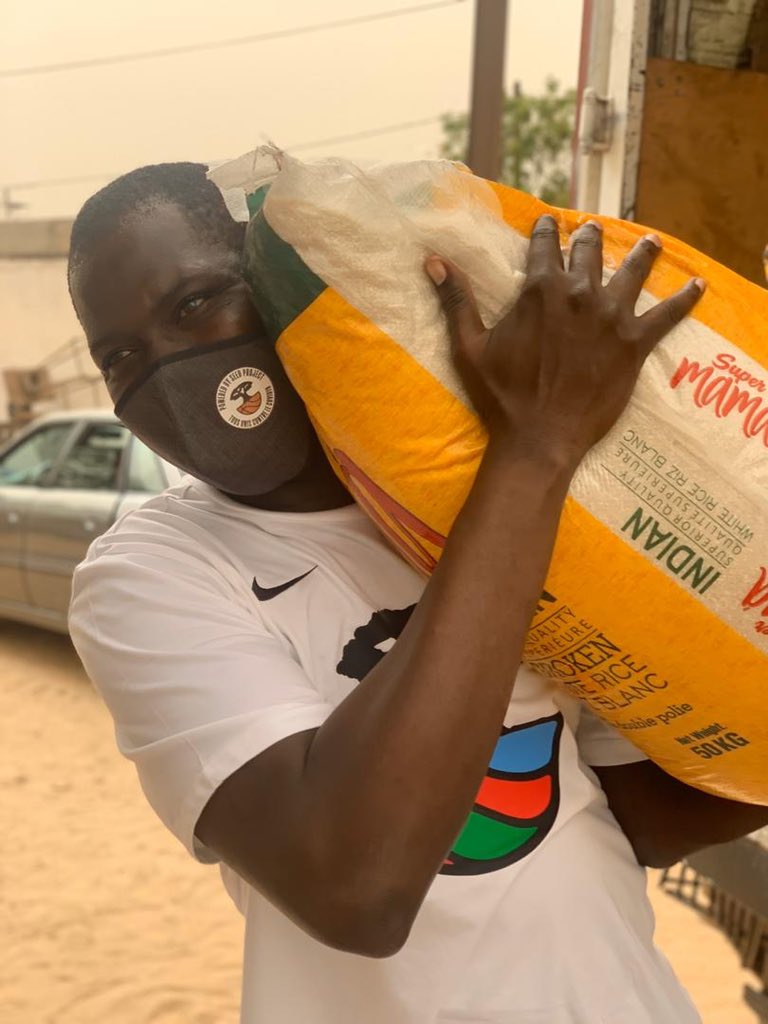 seedproject's tweet photo. Today through the distribution of SEED #Covid19 Relief Packages in Yeumbeul, SEED Project was able to serve its community with love and appreciation for those in need of support. 

#seedproject 
#seedacademy
#seedalumni 
#covid19 
#senegal 
#sedimagroup https://t.co/2t0ghekxf5