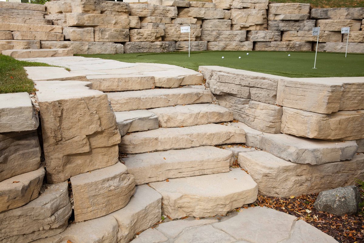 We're looking back at this amazing backyard project completed in 2013 which featured our Rosetta Outcropping Walls, Irregular Steps, Grand Flagstone Slabs, Belvedere Firepit and Roman Pavers. #getinspired #rosettahardscapes buff.ly/30VUQfx
Contractor: @HardscapesWinnipeg