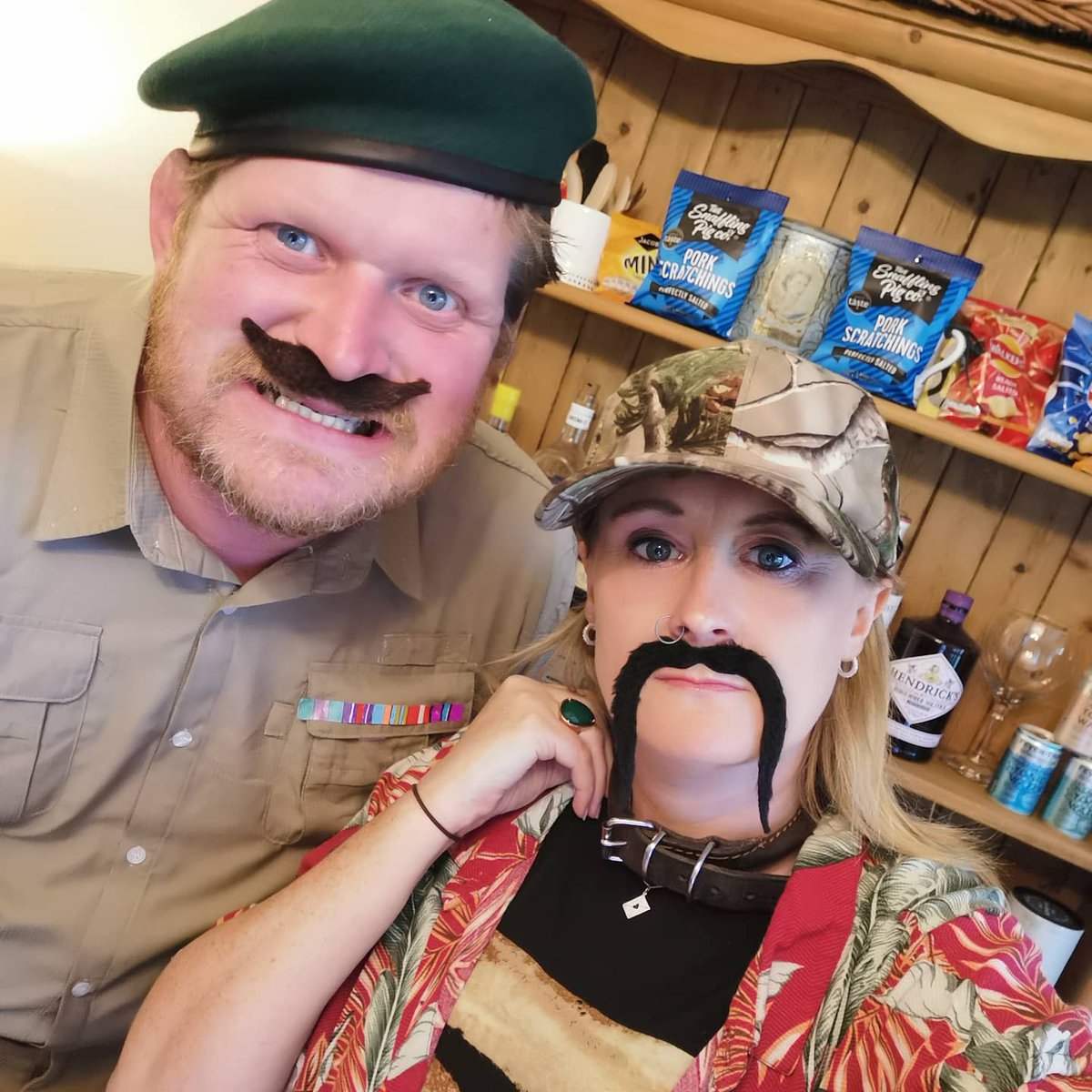 Upping our Weds Night Quiz night effort as the hosts this evening!! #joeexotic #quiznight #zoomquiz #livelovefarm #cocktailoclock🍸