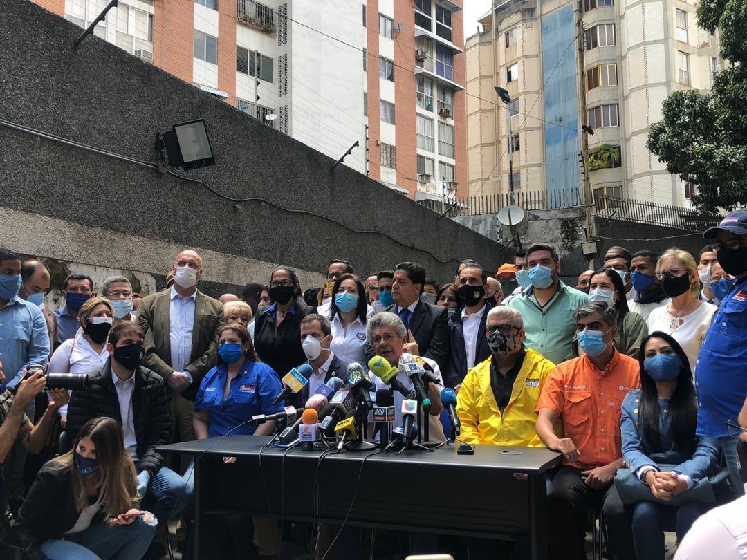 BOBVEN's tweet photo. 🔴🇻🇪#Venezuela
¡Cara y envés de una misma cloaca...! https://t.co/JQq540IyUK