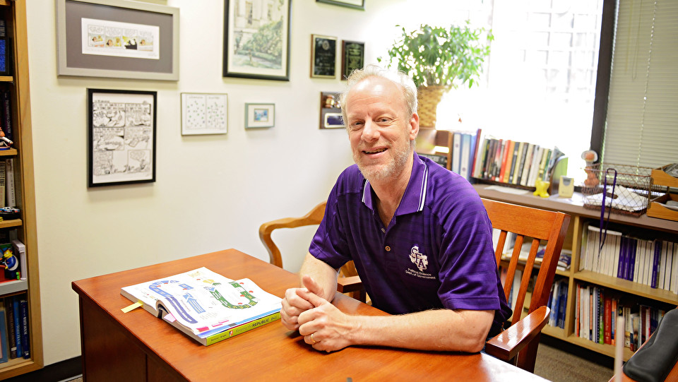 SFASU's tweet photo. The late Dr. Ken Collier believed deeply in the experience and education students could gain through an internship with the state legislature. 

To honor his legacy, consider helping to permanently endow his legislative internship program. 

https://t.co/wpZwQMT9HO https://t.co/dm911H1Nmx