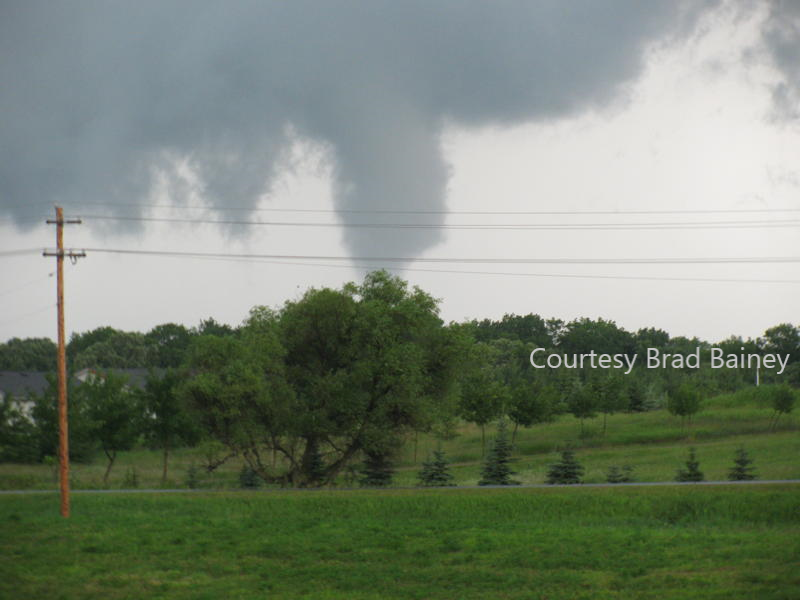 On This Date in 2010: Following tornadoes near Lester Prairie and Winsted, an EF-1 tornado touched down north of Buffalo. Many reports came in via Amateur Radio. Additional funnel cloud and tornado producing storms moved in to Minnesota from Iowa at this time as well.  #mnwx