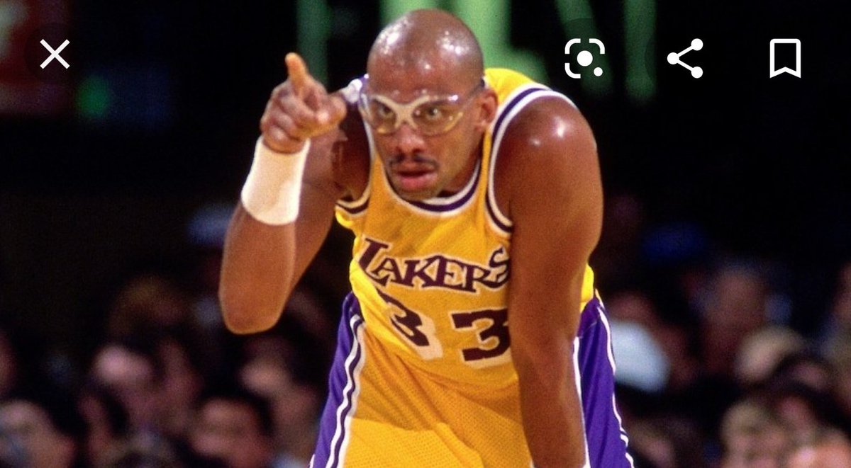 The Best Longevity Ever :Kareem Abdul Jabbar:Dude was phenomal player his whole career. Averaged 20+ for 17 fucking seasons. The all time scoring record aswell.But he also found more success then anyone ever in his 30s winning finals MVPs & Chips & MVPs !