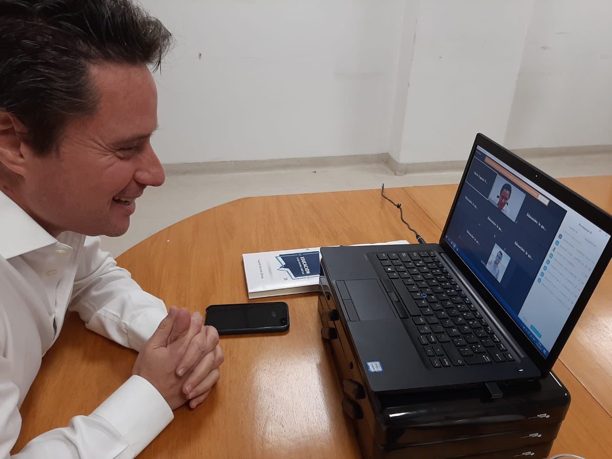 Hoy presenté, junto a <a href="/mariuvidal/">María Eugenia Vidal</a>, mi nuevo libro «Educación: lo que no nos cuentan» ✍🏾 Gracias a los más de 1.400 presentes, y a <a href="/gonzaloaziz/">Gonzalo Aziz</a> por moderar el encuentro.