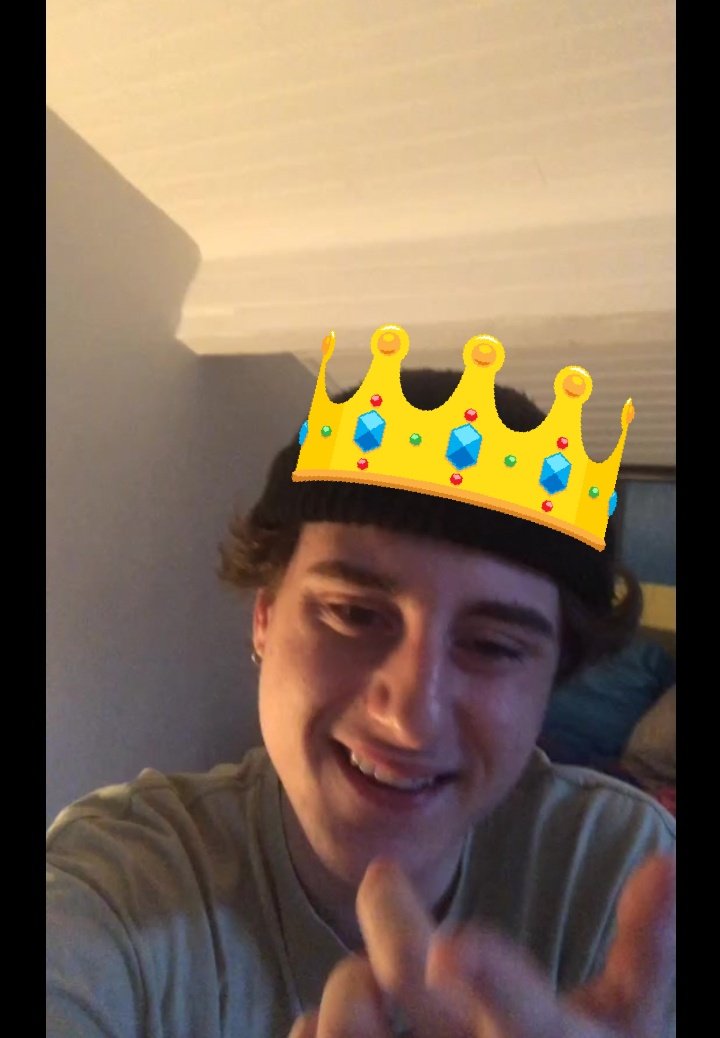 NinaVetteren's tweet photo. #Balancetontiktokeur faut gardez le smileeeee les gars @Dracozer https://t.co/0Bo0hJm2C4