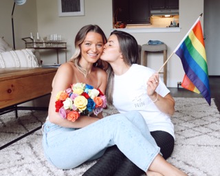 We proudly stand with the LGBTQ+ community and the strides being made every day to ensure love blooms for all. Sharing the 'Rainbow Bouq' in June helps support @lalgbtcenter and the amazing work they do for #LosAngeles and beyond. Shop now: https://t.co/oV2nWhbKKv 💛 https://t.co/W367WHrQrB