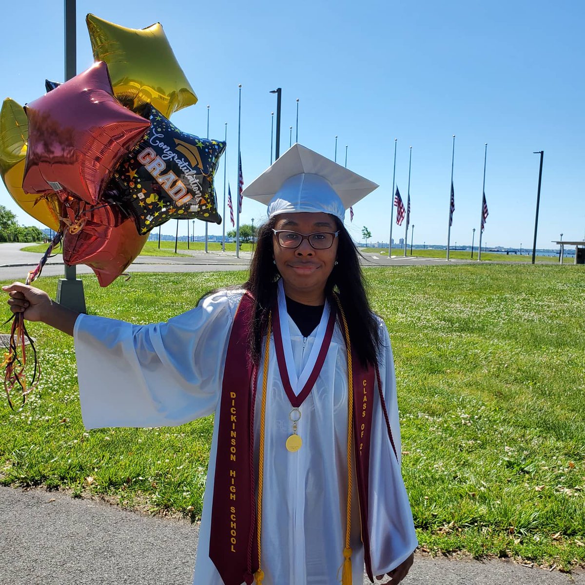AlmaAvanzado's tweet photo. It's official! My girl is a graduate! Thank you @JCPS_SpecialEd and thank you @BGCHudsonCounty I am beyond proud! #classof2020 #nationalhonorsociety #dhsclassof2020 #dhsseniors2020 #dhsnjseniors2020 #dhsplaceprogram
#proudautismmom https://t.co/PggLjZmRjv