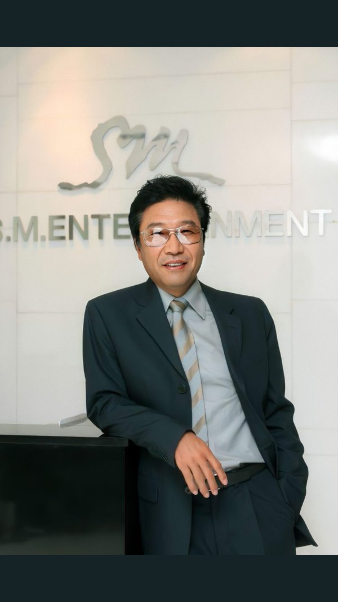 HAPPY BIRTHDAY LEE SOO-MAN SEONSAENGNIM FOUNDER AGENSI KEBANGGAAN SMSTAN, STAR MUSEUM ENTERTAINMENT /sms/ 