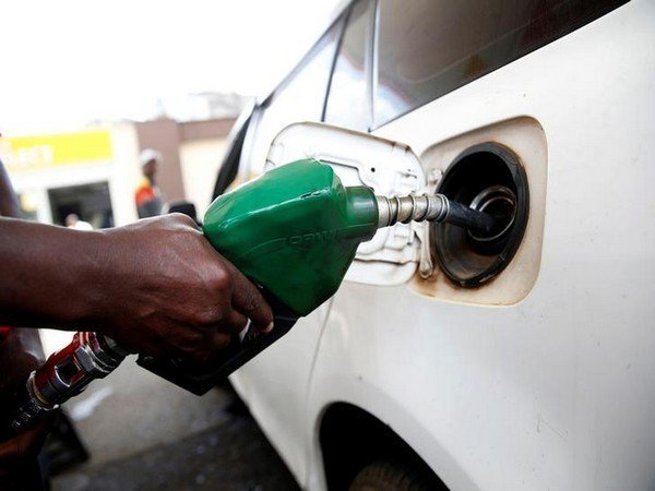 ANI's tweet photo. Petrol and diesel prices at Rs 77.81/litre (increase by Re 0.53) and Rs 76.43/litre (increase by Re 0.64), respectively in Delhi today. https://t.co/nkCvsbZkuT
