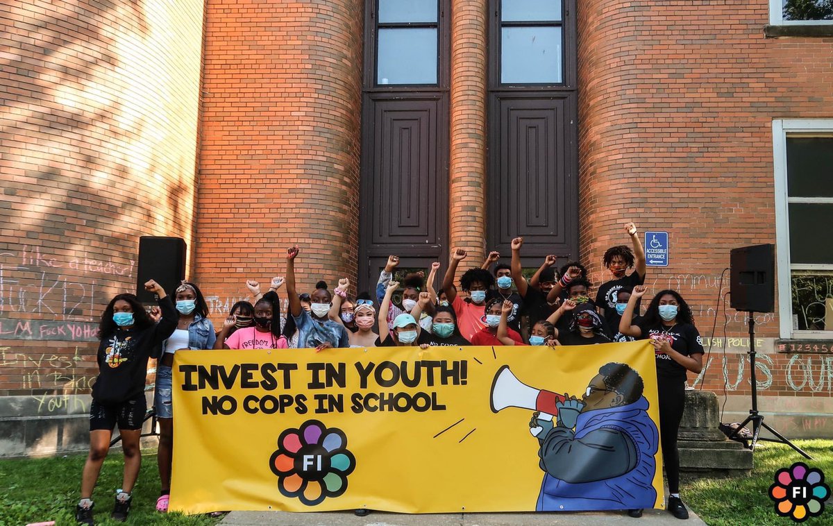 We are so proud of our young people who are demanding that MMSD take cops out of their schools. 
#policefreeschools #investinyouth #communitycontrol