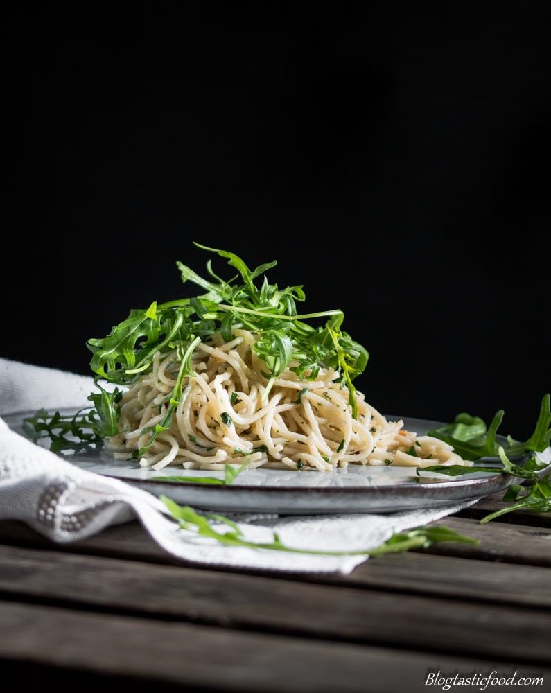 Aglio e Olio, one of the easiest yet best pasta dishes you'll ever make. 
Recipe: buff.ly/2lCz8r3