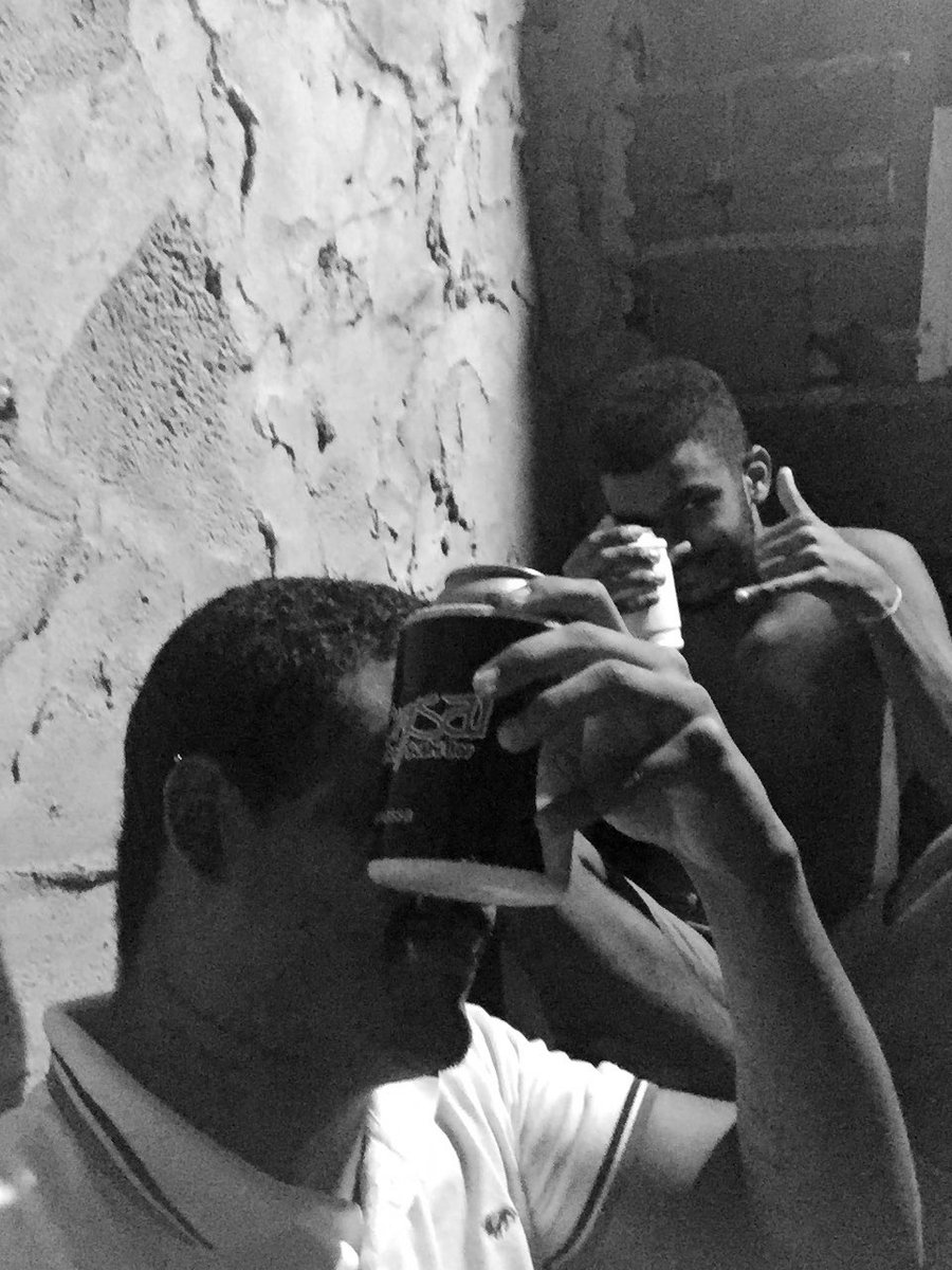 _eaesamuca's tweet photo. No quintal da irmã pode!

@jrmend14 https://t.co/YZrWesBRms