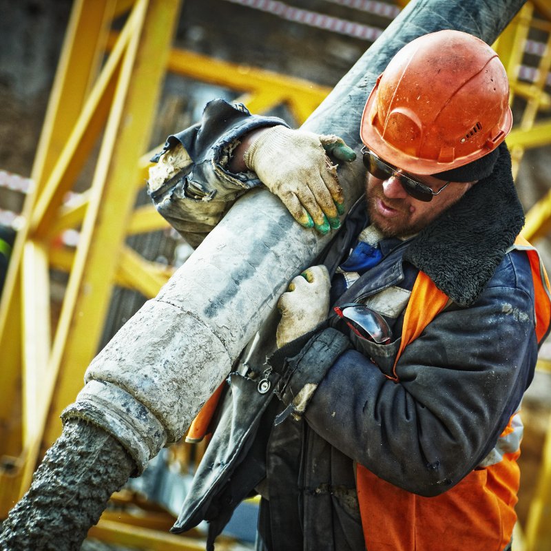SafetyHQ1's tweet photo. Its important to wear visible PPE at all times! Ensuring the safety of workers and peace of mind for employers.
​
​#PPE #Hardhat #Gloves #HiVis #Construction #Worksite #Tradie #Concreter #Workwear #Safety #SafetyHQ https://t.co/VC83h7EA3v