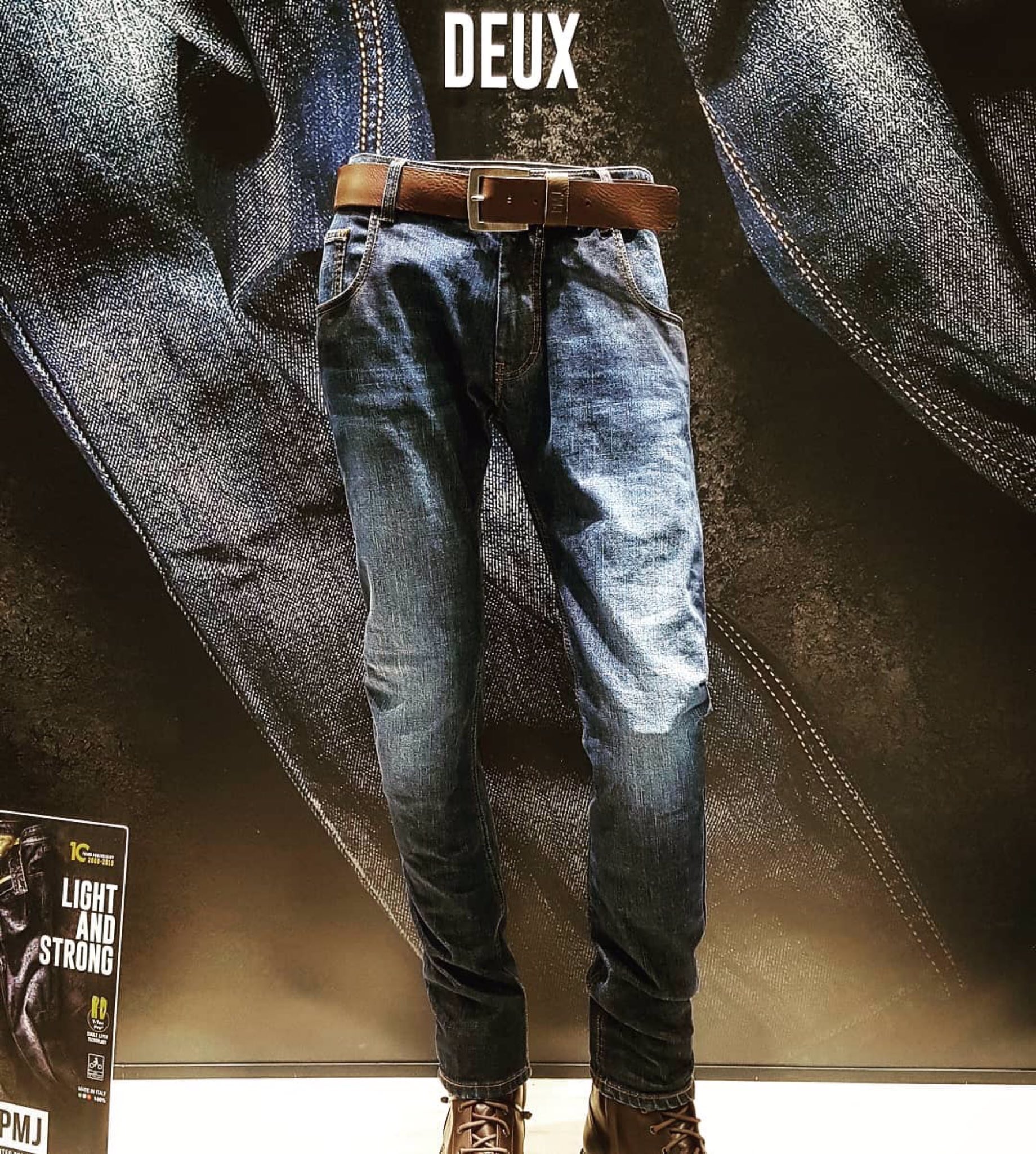 PMJ DEUX(デウス) J-MODEL ライディングデニム 32インチ 試着無料】PMJ デウス Jモデル - バイク パンツ デニム カジュアル