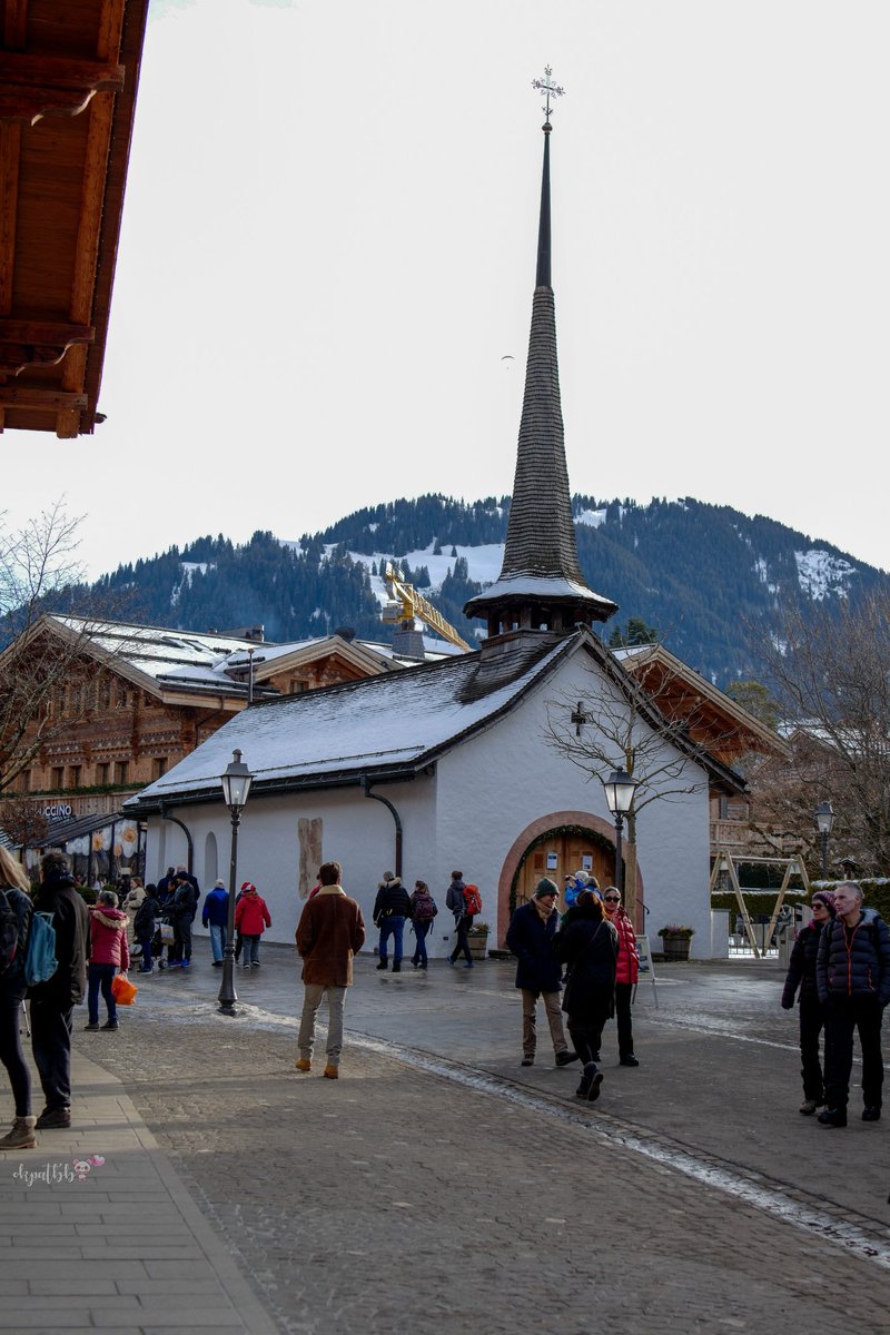 Cozy street at Gstaad❤️ the photos were taken in January.
@leica_camera
@MySwitzerland_e
#PeakWalkByTissot #Gstaad #Glacier3000 #BerneseOberland #Bern #그스타트 #글래시어3000 #LeicaCL #TheLeicaLook #LeicaCameraHK #LeicaCamera #Leica #라이카