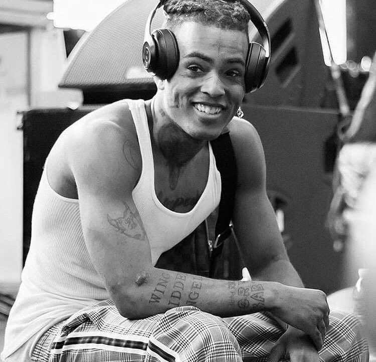 2 years ago today, a legend is gone 💔

R.I.P XXXTentacion 🕊