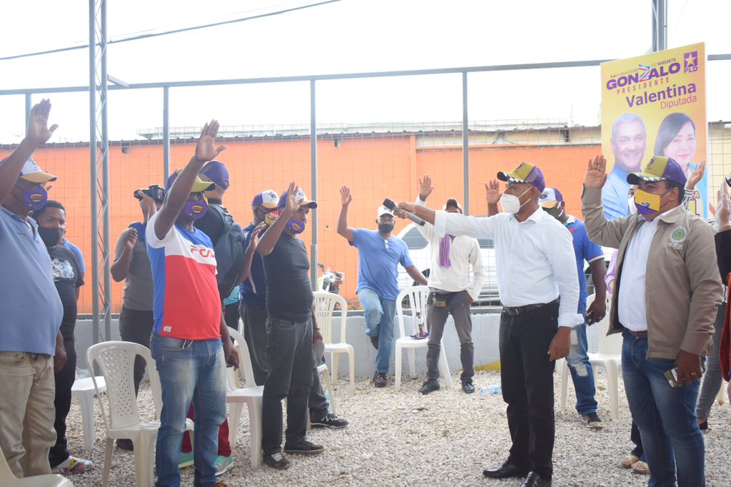 Hoy juramentamos el importantísimo movimiento de “Transportistas con Gonzalo” en Santo Domingo Oeste. #GonzaloPresidente #CristinaSenadora #JuanPerezTrabaja #Atrabajar