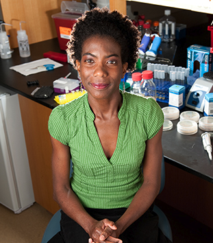 kenzieL6's tweet image. Day 89, page 89: Meet Dr. Karine Gibbs @KarineGibbsPhD, Associate Professor of Molecular and Cellular Biology @MCB_Harvard. Gibbs’ explore self-recognition and social behavior in Proteus mirabilis, a gut bacterium which can become pathogenic and cause urinary tract infections.