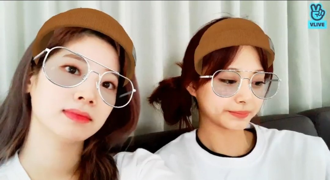 They're both so cute together   @JYPETWICE