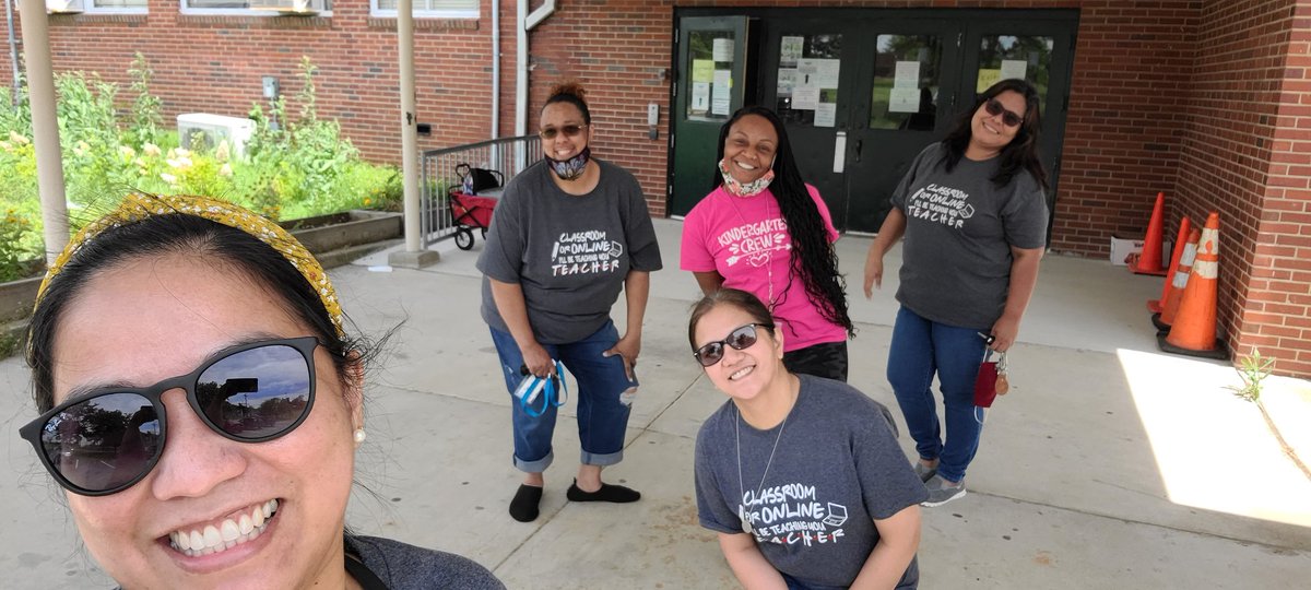 JiaDuterte's tweet photo. My team and I were able to get our personal things for the summer. 
Happy summer everyone!
#TeacherStrong https://t.co/y2gte1BE9Y