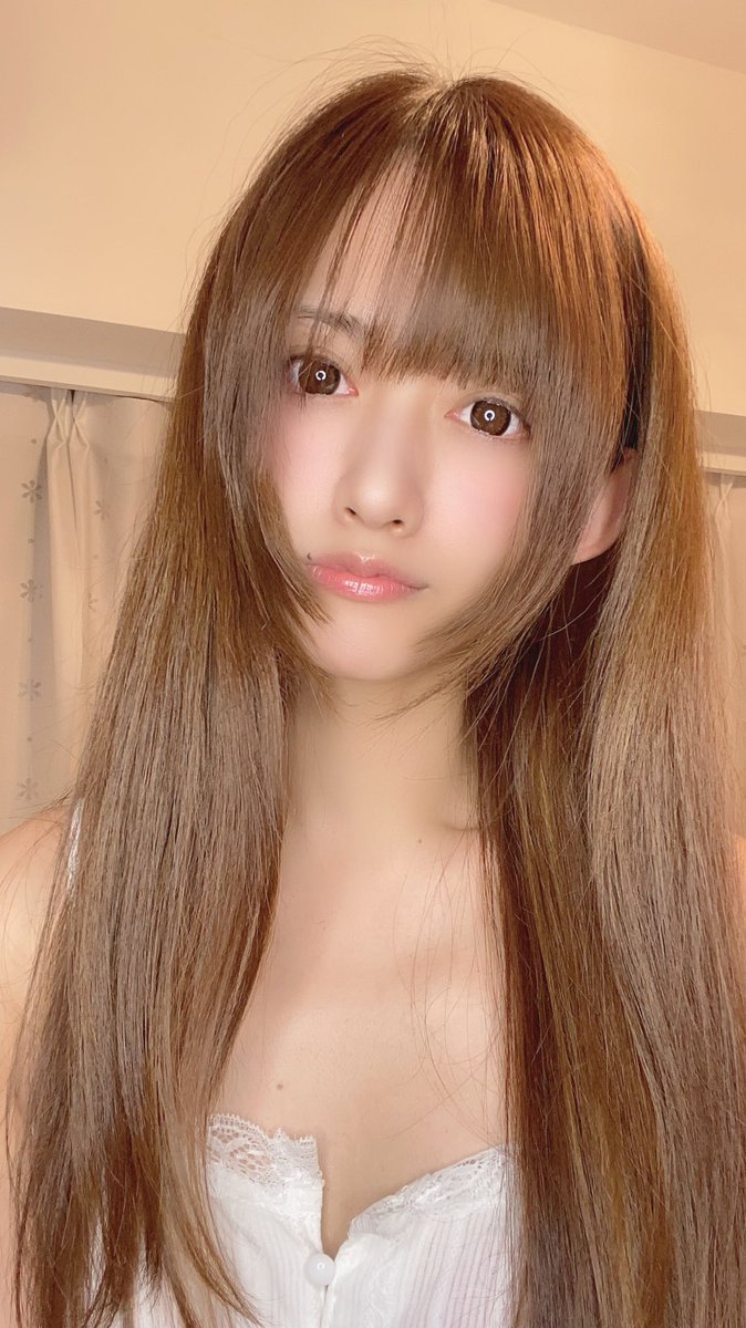 お陰様で26万Follower様突破🎉
ありがとうございます🥳👏💓

明日からの3日間いよいよ自撮り写真集(200部限定)のオークションということでソワソワしてます！

stay-home.hammerkit.io/auctions/17

※自宅で撮ってるのですっぴん率高めです💦
#stayhomewithAIRI
#staysafewithAIRI
#ﾌｧﾎﾞﾘﾂｲｰﾄの時間です