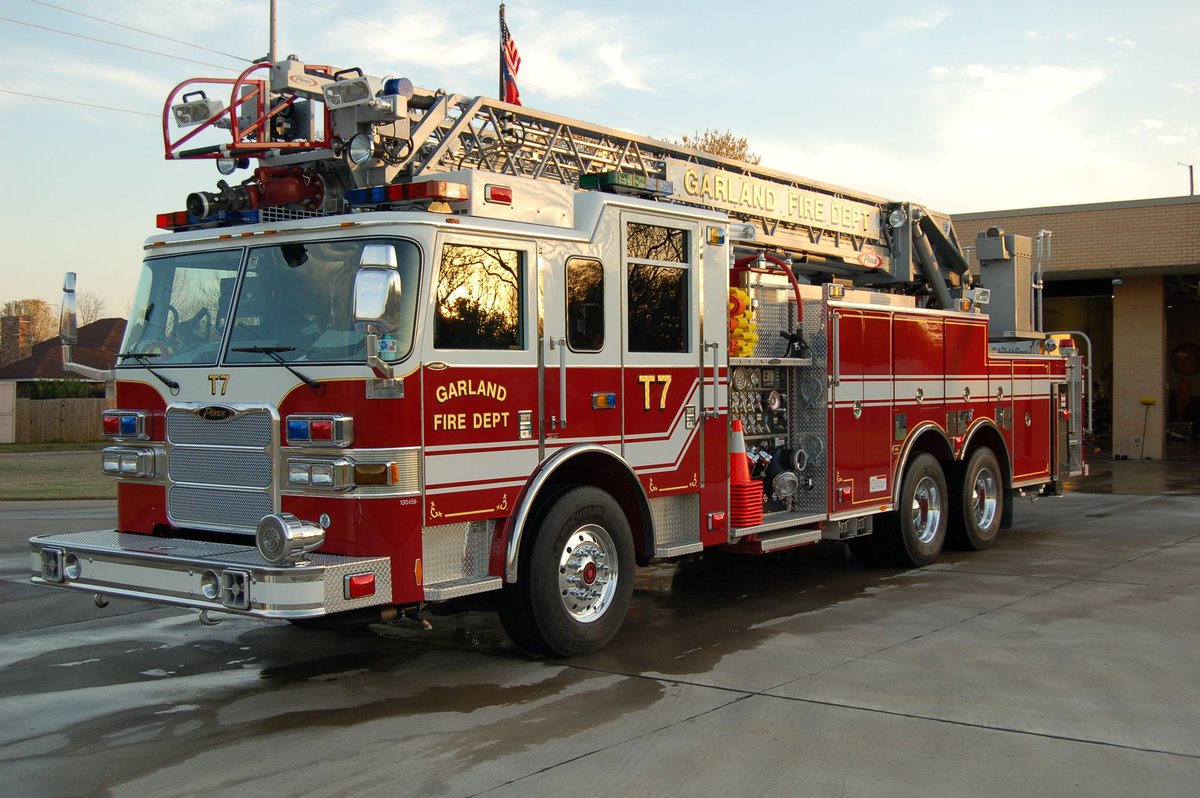 mnolangray's tweet image. In the US, we design our streets around our fire trucks. In Japan, they design their fire trucks around their streets.