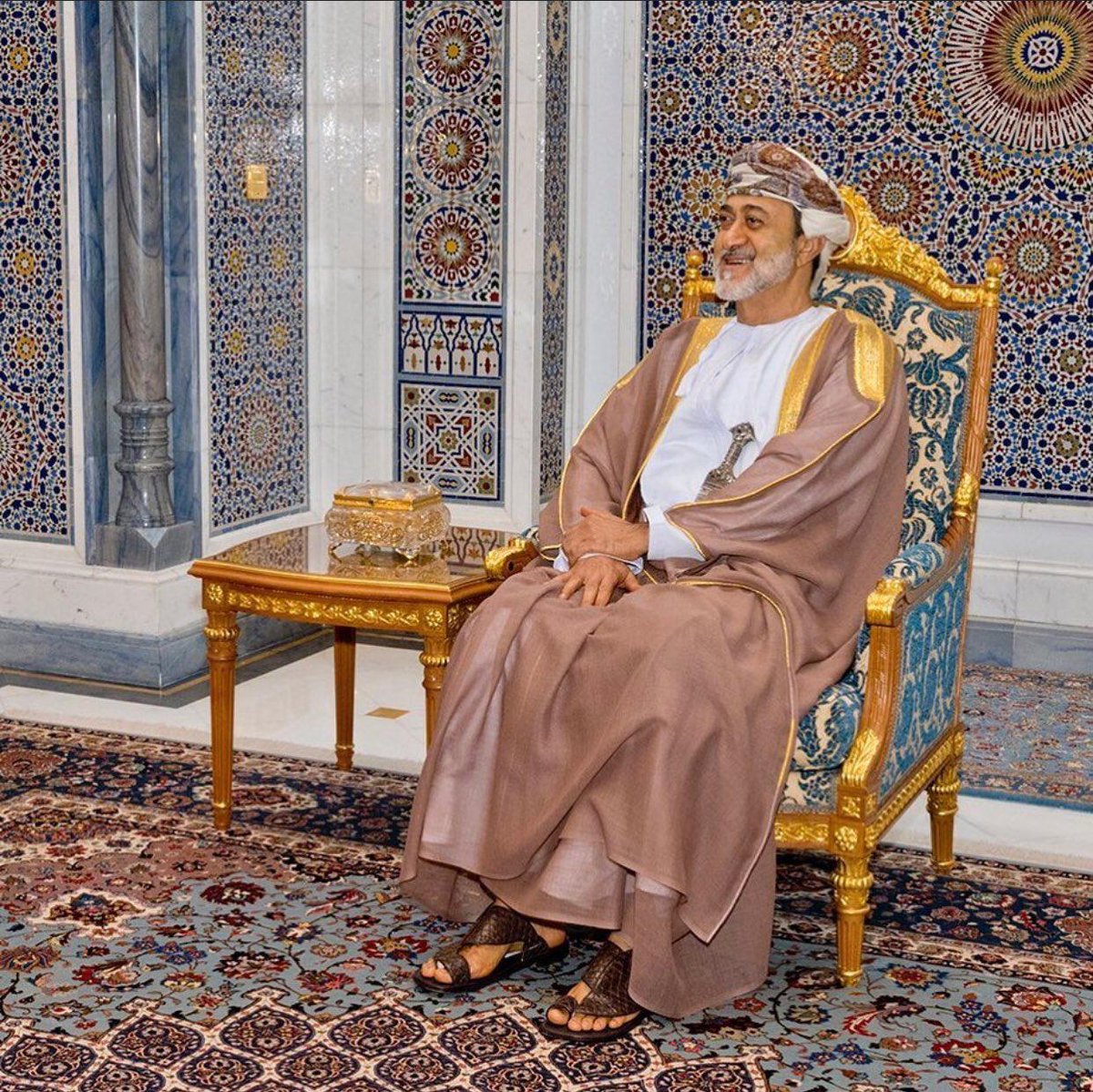 MasmdAtlaSus's tweet photo. ت��فة معمارية من زليج وزخف ونقش على الجبس من المعلم المغربي العملاق البشير الصفار @decoration08 في قصر العلم السلطاني بمسقط بسلطنة عمان سنة 1999. https://t.co/uJeGkNuLrL