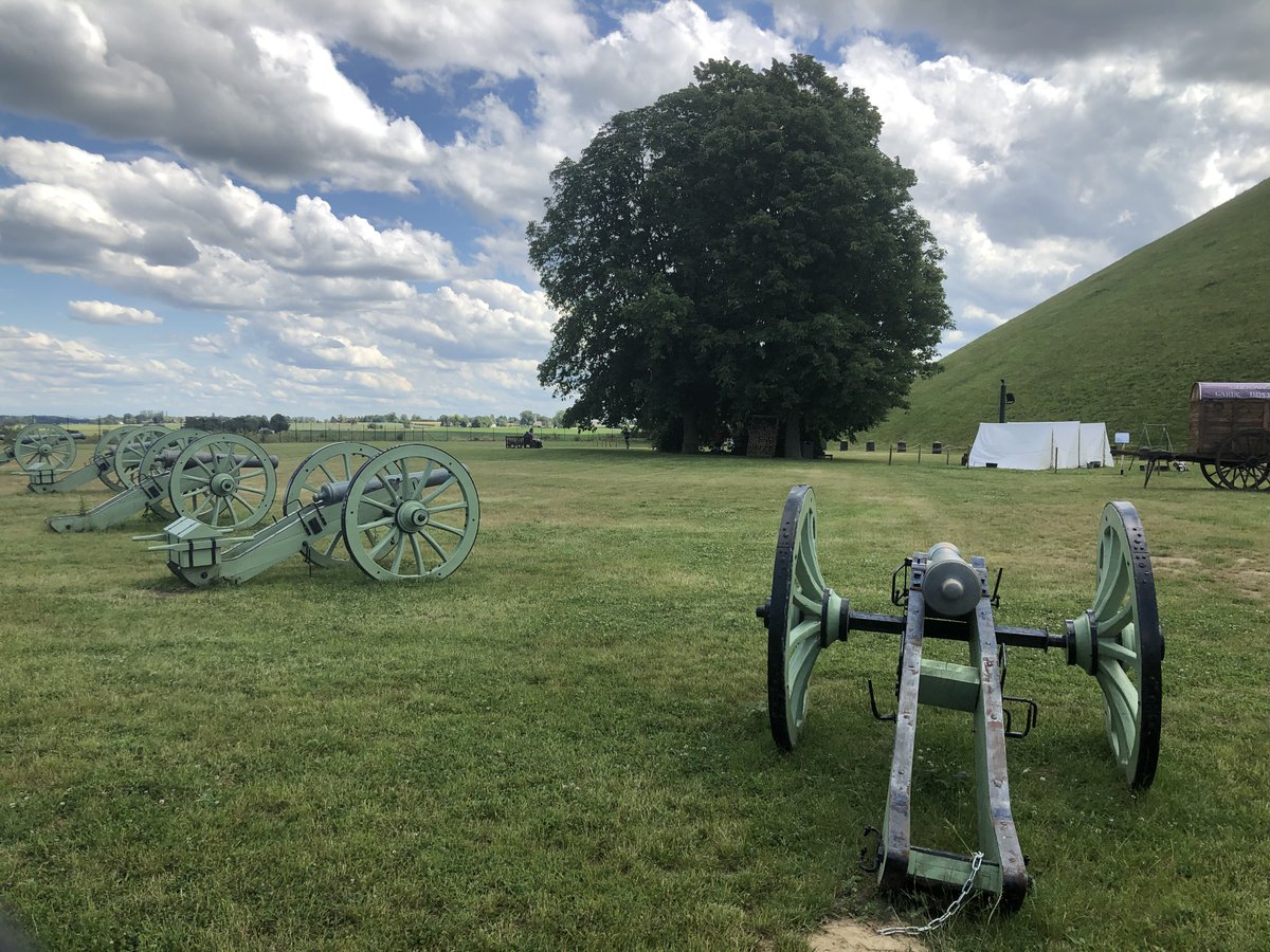 Today is the 205th anniversary of the Battle of Waterloo that ended the Napoleonic Wars. Last weekend I visited the site of a bloody struggle in which more than a quarter of the 180,000-plus troops who fought there became casualties. A short thread.  (1/7)