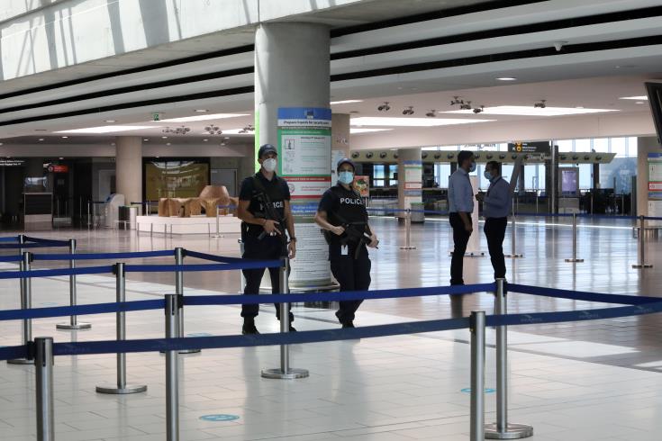 Parikiaki's tweet photo. Approximately 7 thousand people fly from and to Larnaca Airport since its re-operation
https://t.co/nECgqbOowl
#Cyprus #cyprusflights #Larnacaairpirt https://t.co/ThvpYS1e7t