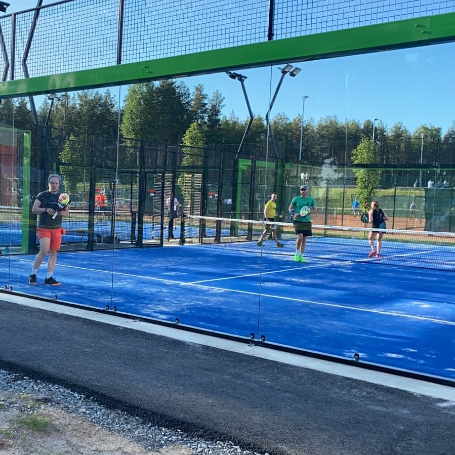 manzasport's tweet photo. Nueva instalación de pistas de pádel en #joensuu #Finlandia modelo @paquito_navarro con césped #ManzaTXT 😉
.
#manzasport #padel #padelfinland #padeleurope #padelinternational #thetripcontinues #PistasdePadel #Padelcourts https://t.co/CZAFtnvoyf