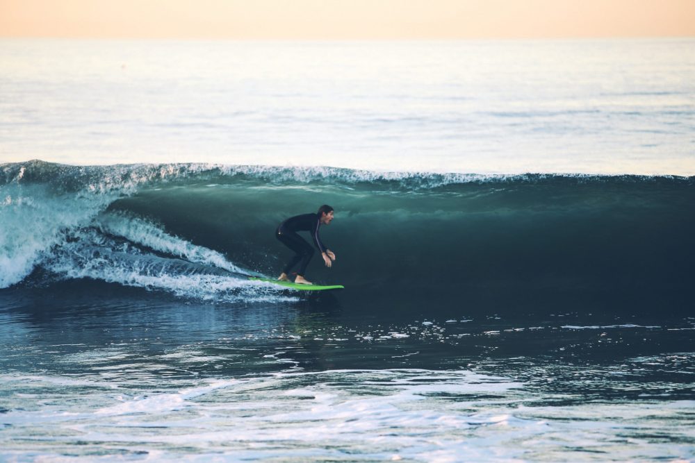 surferrulemag's tweet photo. "Las olas son lo que distingue al mar de un charco muy grande" -David Foster Wallace-
Buenos días, buena jornada de jueves.
Foto #AustinNeill en #Unplash
https://t.co/oPKyEmvAjI https://t.co/1AVLd0cYLB