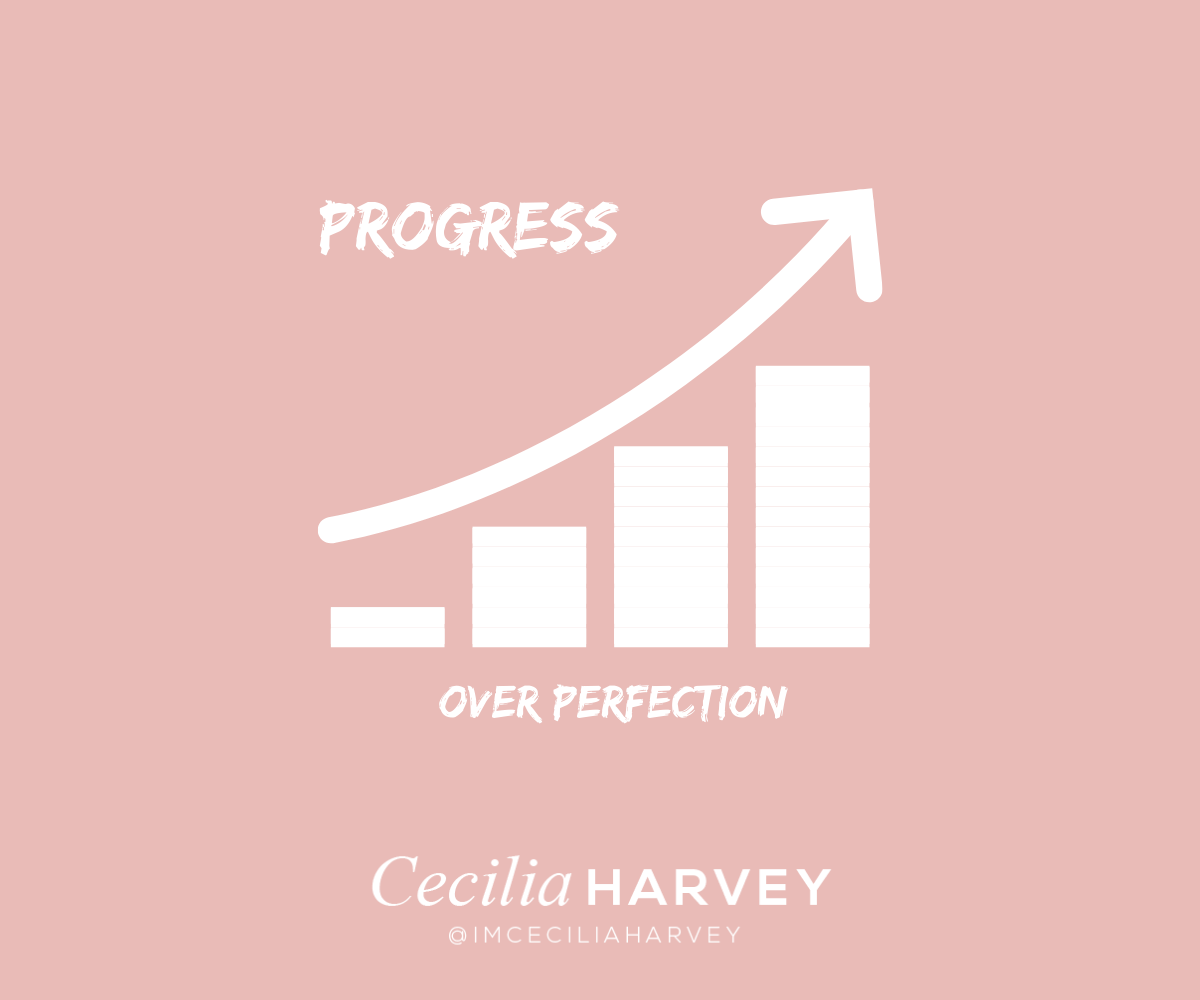 ImCeciliaHarvey's tweet photo. Do we have any perfectionists out there? 🙋🏾‍♀️
It doesn’t matter how much preparation, research, thinking and talking you do either.  
Perfectionism comes down to comparison. ⬅️ ➡️
When I stop comparing myself, it leaves so much more headspace to focus on what I TRULY care about. https://t.co/g242F2mwTn