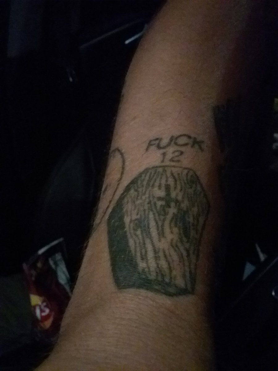 vicAPHERisDADDY's tweet image. RETWEET IF YOU DO NOT, I REPEAT, D O N O T; Fuck w the rollers #BLM #Fuck12 #FuckVPD #FightInjustice