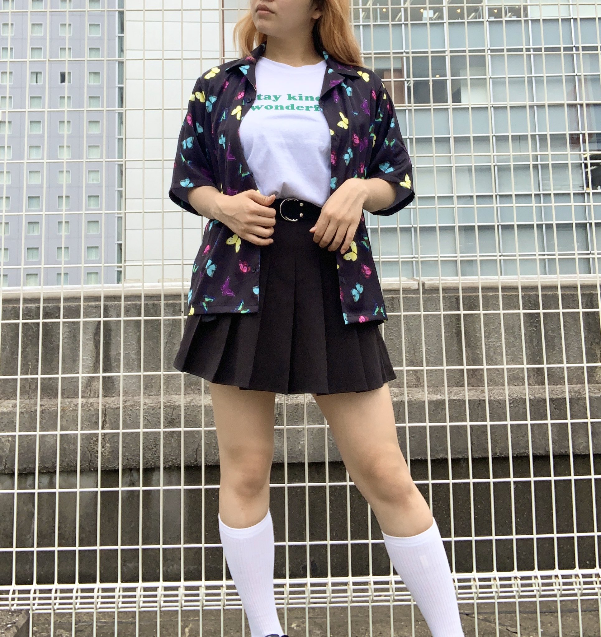 Twitter 上的 W C Shibuya109店スタッフコーデ 1枚でもかわいい Tシャツとシャツコーデ 重ね着したらさらに可愛くなるから みんな挑戦してみてね フロントプリントtシャツ 1 759 税込 T Co Zlm22pmg36 バタフライ総柄シャツ