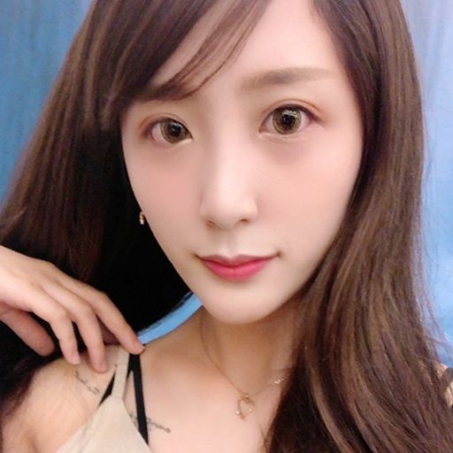 appleyesliveapp's tweet photo. 這麼熱的天，大家都到哪裡去了呢，我在這裡等你呦🥰
筱潔♥➡快來認識這大眼美女吧🥰
關注免費看📍https://t.co/xgnYnSGLt8
下載金幣免費領📍https://t.co/yhHHhpqW0N
#yeslive #girl #taiwan #sexy #口罩 #直播 #交友 #抖音 #聊天 #免費 #三上悠亞 #視訊 #AV #寫真 #sex #想見你 #大眼美女 #筱潔 https://t.co/3H2nFfKZgV