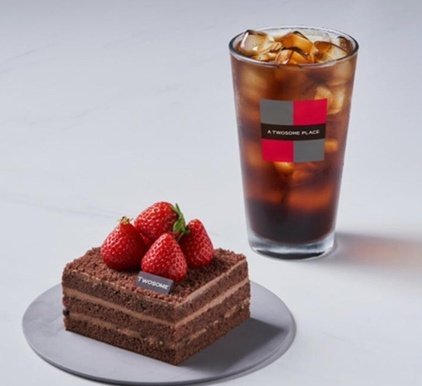 ☕RT 이벤트🍰 🔟번째 이벤트! 다들 좋아하는 투썸 스초생! 너무 맛있어서 요즘 푹 빠졌어요 아아메랑 먹으면 이곳이 천국❤ 그래서 RT+팔로 하신 분 중 1분께 투썸 스초생 조각+아아메1잔 세트를 선물해드릴게요!