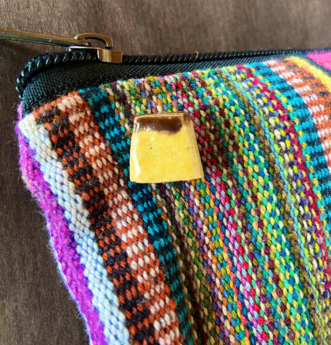 M_ary_0318's tweet image. オーダー品を届けに実家へ🏔今日は水沢のcross×labさんに行ってきました！とても素敵な空間✨可愛いパーツ&amp;amp;陶器のピンバッジを購入🧡（te-to-teさん）早速ポーチに付けてみました！可愛いー💕勉強になります！
#crosslab さん
#tetote さん
#ピンバッジ
#岩手
#水沢
#ハンドメイド好きさんと繋がりたい