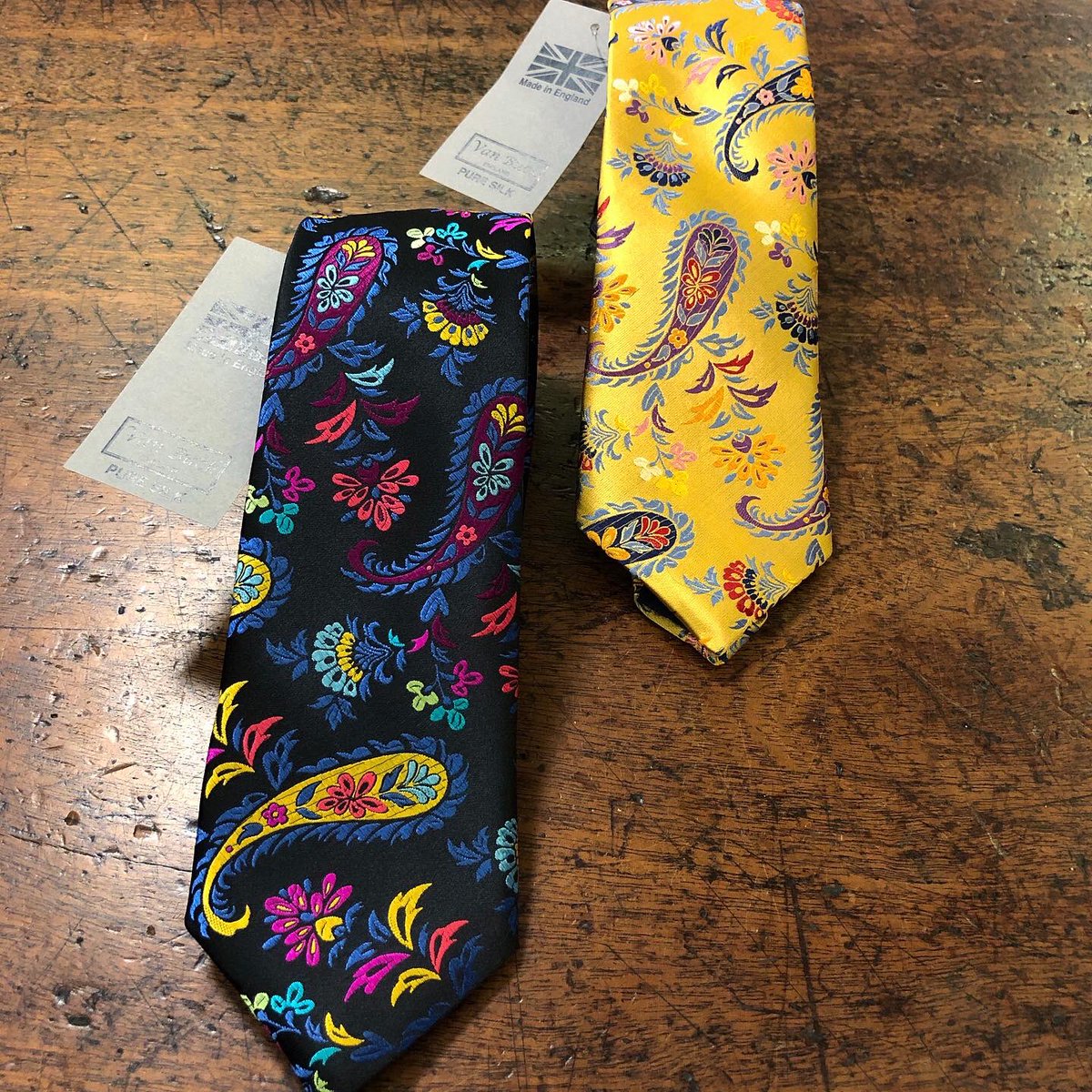 WJ Bennett Menswear (@bennettwj) on Twitter photo FATHERS DAY gift ideas #no3 
Limited edition, made in England, woven silk ties from <a href="/vanbuckofficial/">Van Buck</a> 
#wjbennett #menswear #mensweardaily #mensfashion #mensfashionpost #dapper #fathersday #fathersdaygiftideas #vanbuck #limitededition #silktie #tie #shoplocal FATHERS DAY gift ideas #no3 
Limited edition, made in England, woven silk ties from <a href="/vanbuckofficial/">Van Buck</a> 
#wjbennett #menswear #mensweardaily #mensfashion #mensfashionpost #dapper #fathersday #fathersdaygiftideas #vanbuck #limitededition #silktie #tie #shoplocal