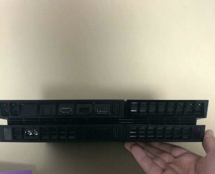 Electronic4Sell's tweet photo. Play station 4 

$140 

Used 8/10 https://t.co/f7zvrbcF43