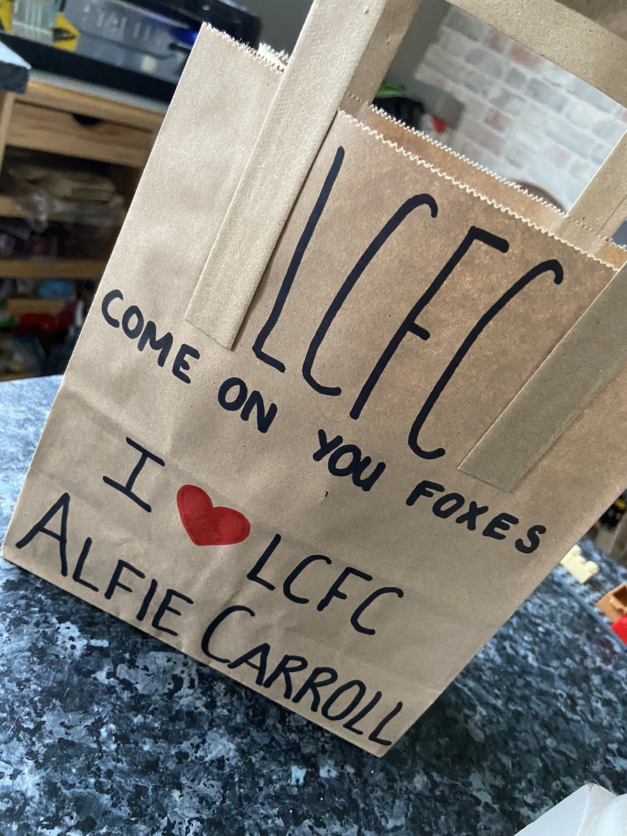 MerylCarroll6's tweet photo. Alfie’s paper bag for school lunch....wouldn’t have it any other way @LCFC he loves the foxes #lcfc #lcfcfan #iloveleicester https://t.co/VSlQmiW1qp