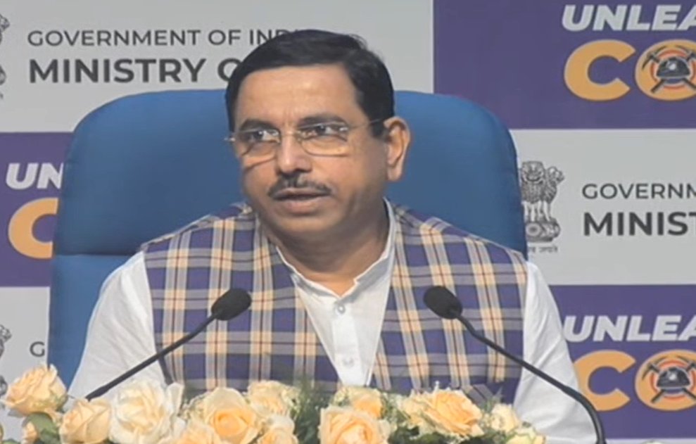 Commercial mining in coal sector can potentially save import bill of around ₹ 30,000 crore per annum - Minister  @JoshiPralhad at launch of auction of coal mines