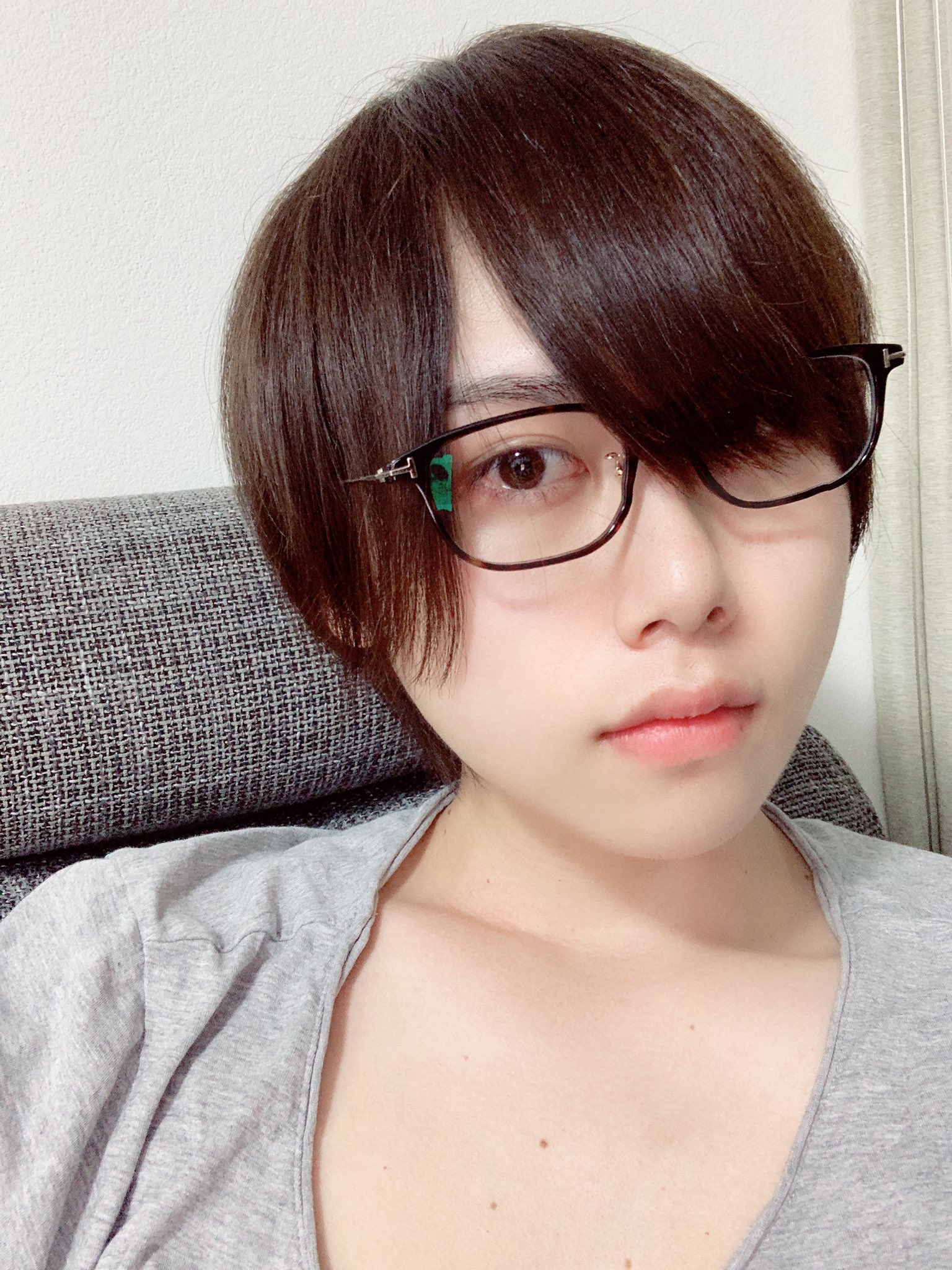 ずし 水嶋海斗 切ったばかりなのに前髪伸びるの早過ぎ 前髪と襟足だけ異常に早く伸びる もういいんだよ ギャル男ヘアーは流行っとらんのよ 前髪族卒業したい T Co Sc2ueml3qj Twitter