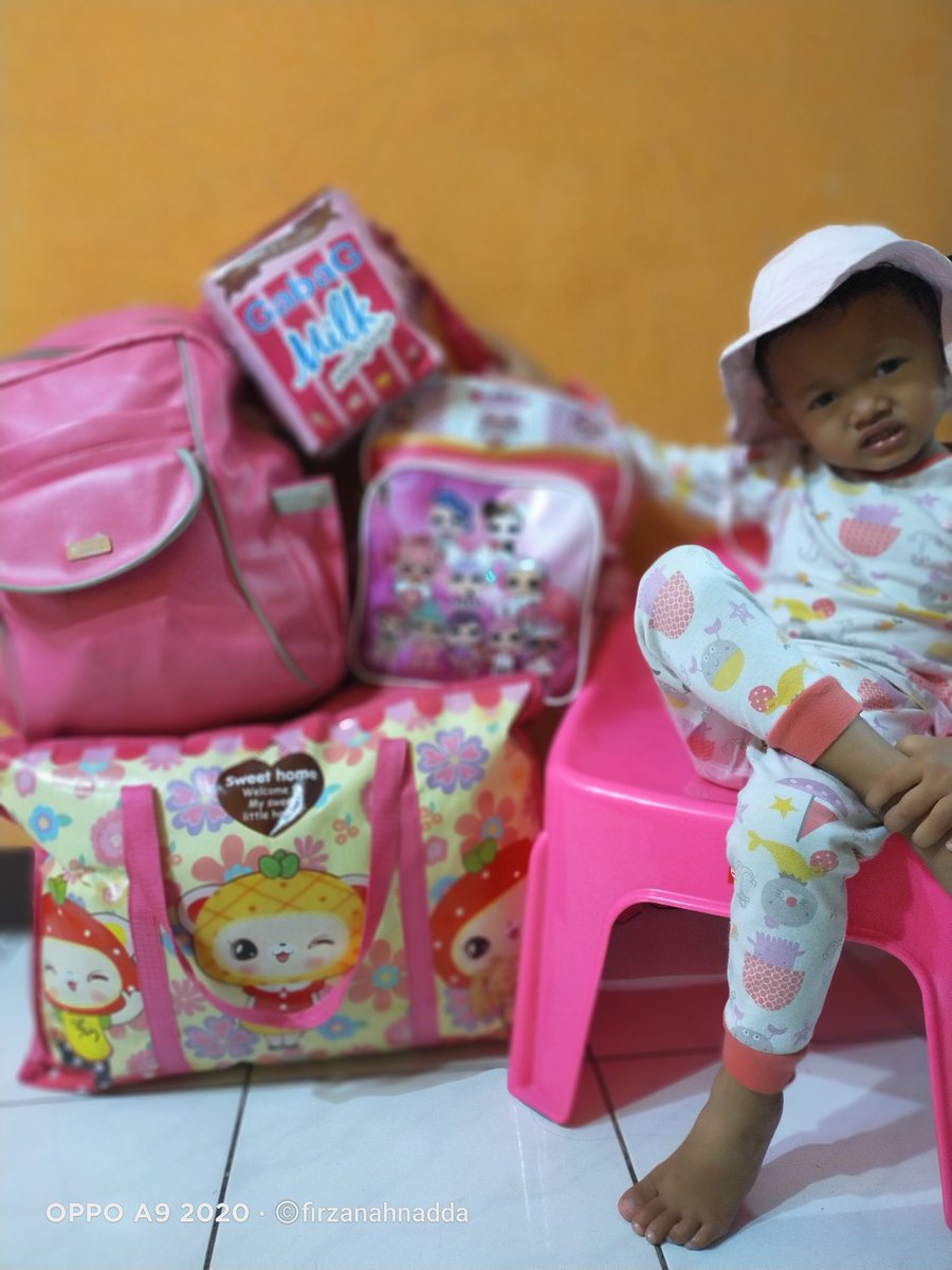 rizkarfina's tweet photo. Terlalu banyak kenangan di kota Jogja,inilah alasan kenapa Qt harus kembali kesana.semoga setelah Corona berlalu bisa kembali ke Jogja bersama anak tercinta #jogja https://t.co/y4lSuQgJb8