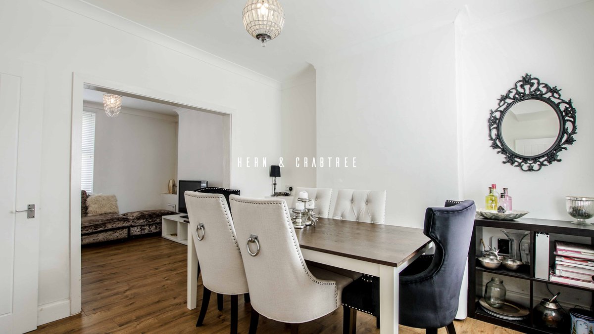 Superb end of terrace house close to the Taff trail and Llandaff North train station. Beautifully presented and viewings are highly recommended!
#llandaffnorth #tafftrail #houseforsale #cardiff #cf14 #property