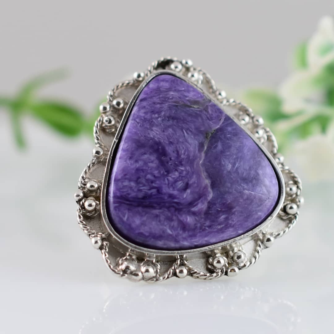 veracityjewelry's tweet photo. This beautiful Charoite Gemstone Ring handcrafted by Indian Artisian. It has been made 925 Sterling Silver and hand polished to make it look outstanding.
#charoite #charoitejewelry #charoitestone #charoitependant #charoitering #charoiterings
#veracityjewellery
#deliveringsmile https://t.co/kAolcKdIs1