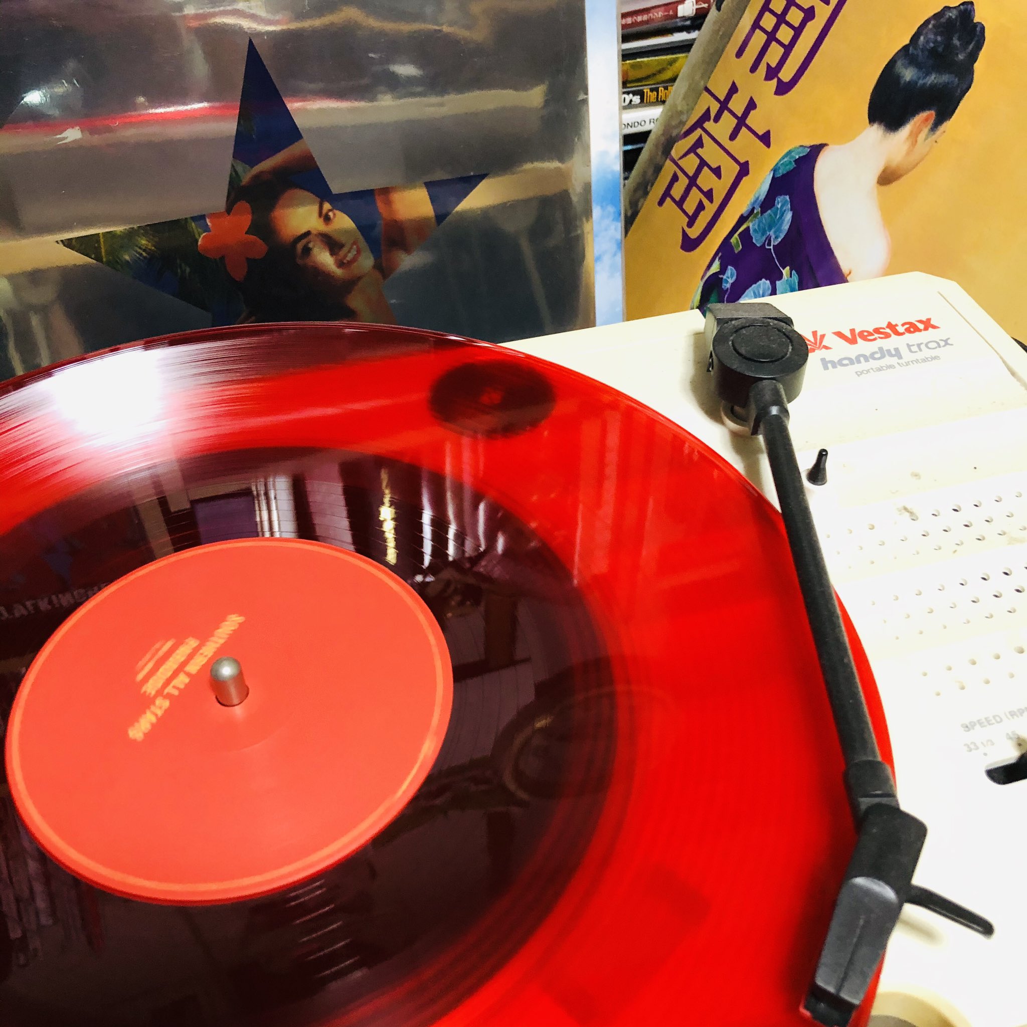 山口順平 Paradise 98 70sディスコを基盤にしつつhiphopや北原白秋の踏襲にまで挑み しかも反戦歌という超野心作 C W Cry哀cry は 古き日本語の響きを操るという桑田さんのライフワークがグランジと結びついた オルタナ期 を象徴する1曲 何故